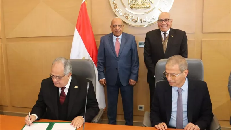 شركة وطنية جديدة..  تحالف «الكهرباء» و«التصنيع» لتأمين الشبكة ودعم التحول الطاقي