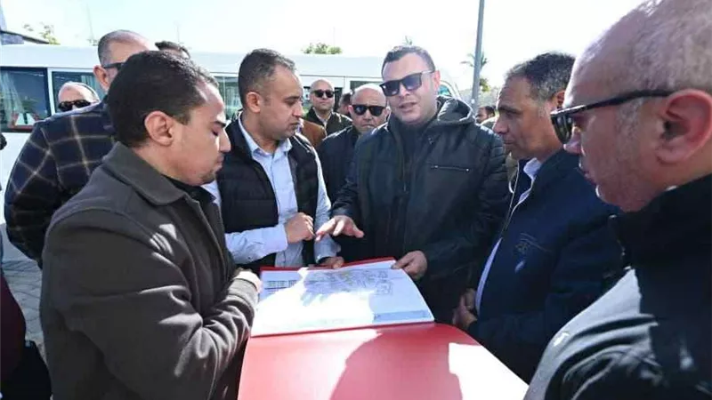 يضم 7956 وحدة.. وزير الإسكان يتفقد كمباوند مزارين بالعلمين الجديدة