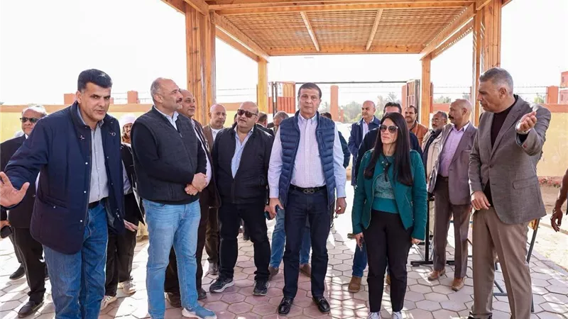  وزيرا التخطيط والزراعة ومحافظ أسوان يفتتحون محطة الزهراء للطاقة الشمسية
