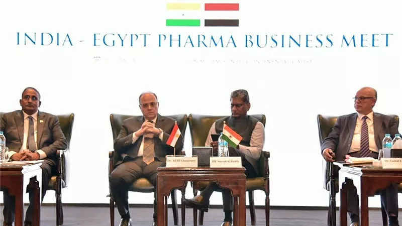  سفير الهند: مصر شريك استراتيجي محوري لتعزيز التعاون الدوائي ونقل التكنولوجيا بالمنطقة 