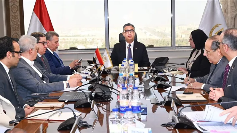 زيادة حوافز العاملين.. وزير التموين: شركة السكر ركيزة أساسية للأمن الغذائي واستدامة الإنتاج