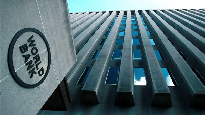 البنك الدولي يتوقع نموًا عالميًا قويًا في عام 2026 رغم الرسوم الجمركية وتراجع الحيوية الاقتصادية