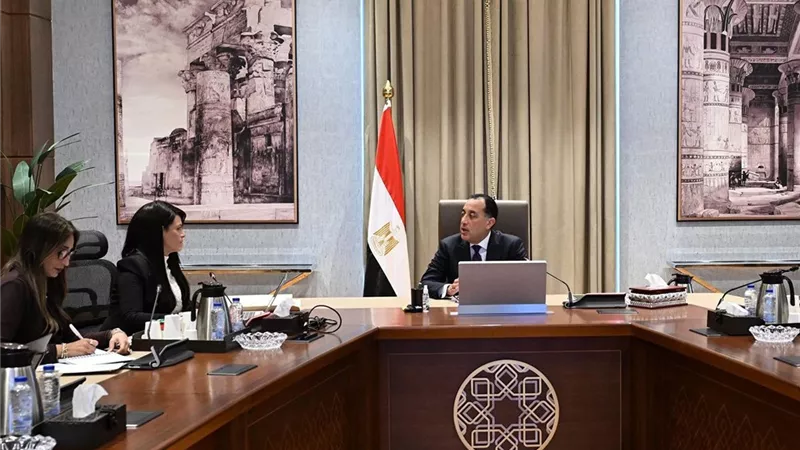 رئيس الوزراء يلتقي وزيرة التخطيط لمتابعة تحويل السردية الوطنية للتنمية لبرنامج تنفيذي