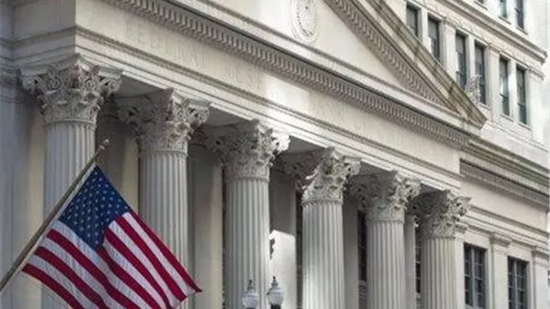 كيفن وارش يقود أول اجتماع للفيدرالي تحت رئاسته.. وتوقعات بالإبقاء على الفائدة دون تغيير