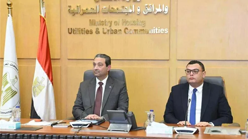 وزير الإسكان يستقبل محافظ دمياط لبحث ملفات العمل المشترك وتعزيز أوجه التعاون