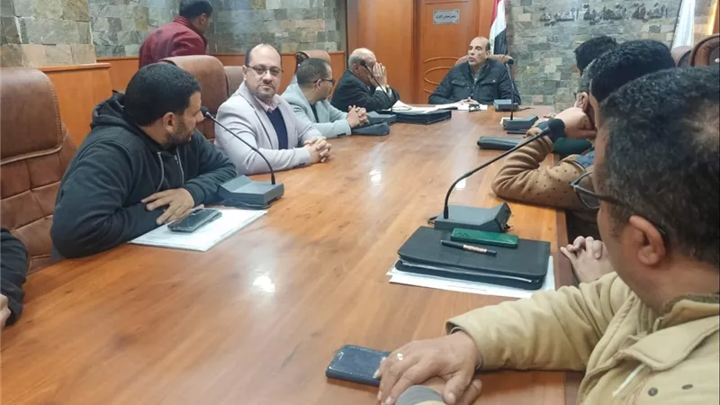 اجتماع موسّع بالغرفة التجارية بكفر الشيخ للاستماع لمقترحات المتعاملين وتطوير الخدمات