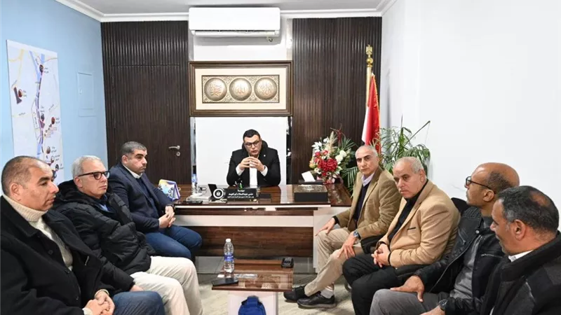 وزير الإسكان يتابع موقف تنفيذ مشروعات تطوير منطقة مثلث ماسبيرو وسور مجرى العيون