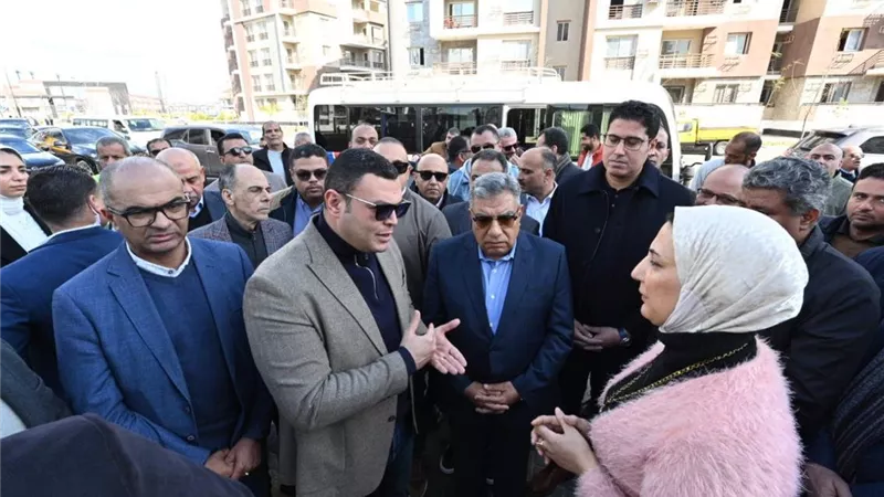 وزير الإسكان: تقديم كافة الحلول بشأن توفير المياه.. وإنشاء مدرسة حكومية بالمنصورة الجديدة