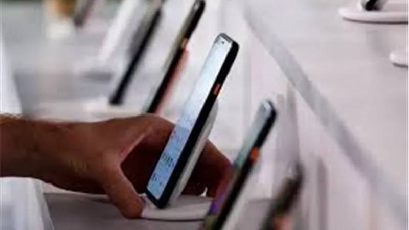 نائب رئيس شعبة المحمول: زيادات أسعار الهواتف الأخيرة غير مبررة.. ونطالب بلجنة عليا للرقابة