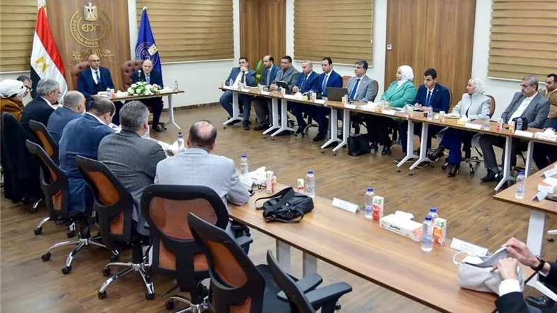 هيئة الدواء تناقش مع النقابة الدليل التنظيمي لنشاط تركيب المستحضرات الصيدلية