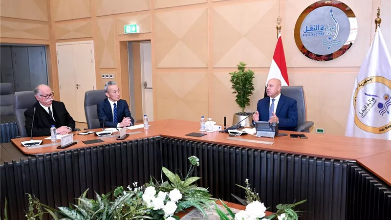  وزير الصناعة يبحث مع تويوتا  فرص ضخ الاستثمارات في مجال تصنيع السيارات في مصر