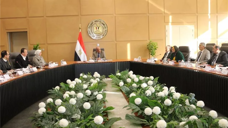 وزير الكهرباء يراجع خطة الصيانة وكفاءة التشغيل لضمان استقرار الشبكة الكهربائية