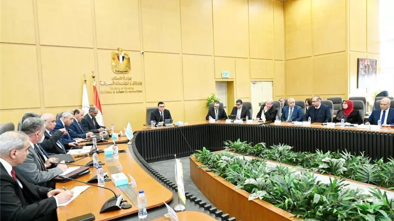 وزير الإسكان: تحويل كل المعاملات التابعة للوزارة إلى إلكترونية تعزيزًا لمبدأ الشفافية