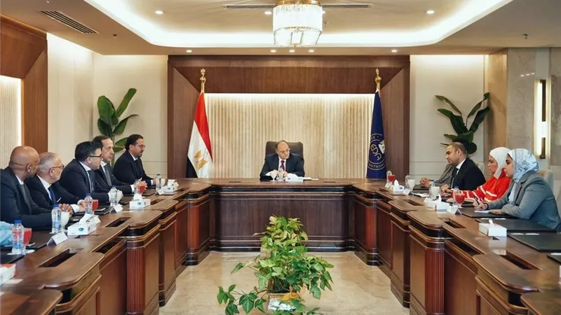 هيئة الدواء المصرية تعزز الشراكة مع أبوت العالمية لنقل التكنولوجيا المتقدمة للتصنيع