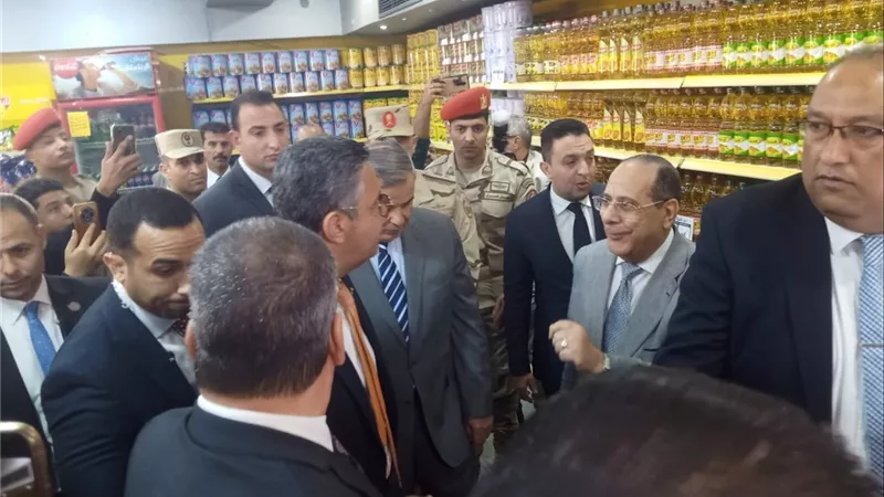خطة لتطوير 199 فرعاً لشركات المجمعات الاستهلاكية بالإسكندرية بنظم السوبر ماركت