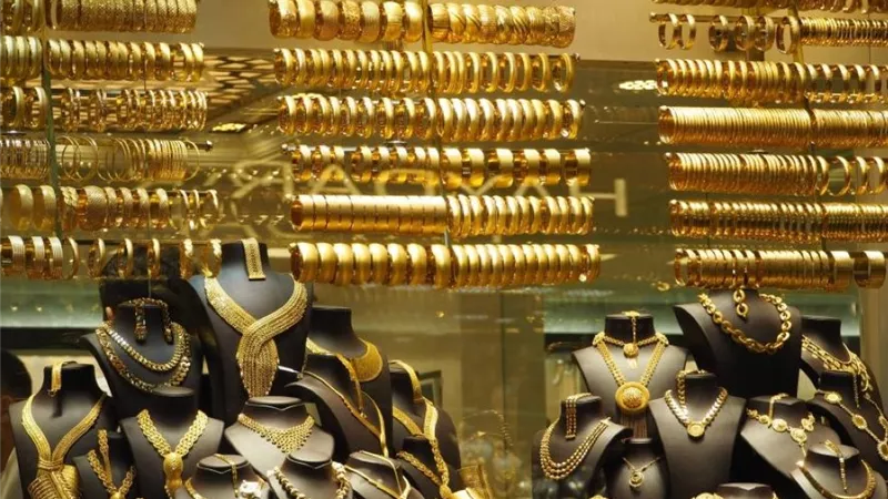 عيار 21 بكام؟.. أسعار الذهب اليوم الإثنين 9 فبراير 2026 في مصر
