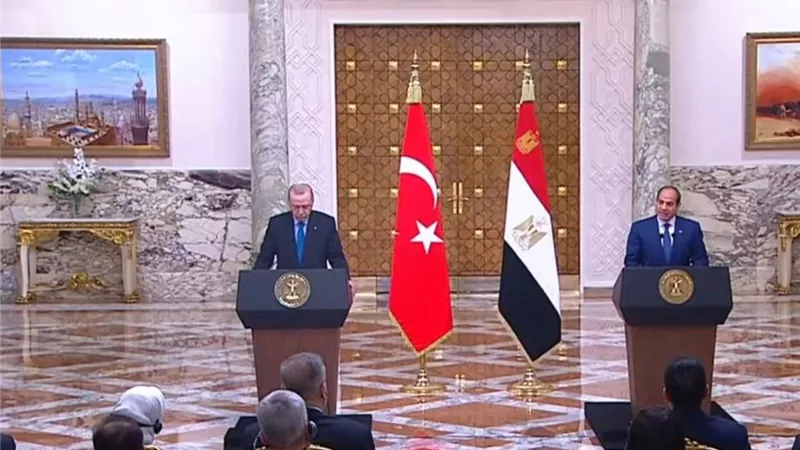 الرئيس السيسي يرحب بتوسيع الاستثمارات التركية بمجالات الصناعات الكيماوية والقطاع الطبي