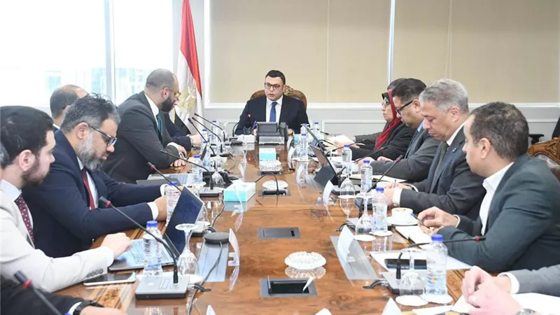 وزير الاسكان يتابع الإجراءات المتخذة لتدشين منصة تصدير العقار