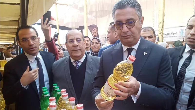 غدًا.. شريف فاروق ومنال عوض يفتتحان معرض«أهلاً رمضان» ببنها لتوفير سلع مخفضة