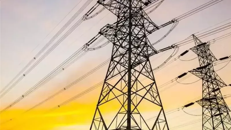 خبير يوضح: مشروع الربط الكهربائي بين مصر والسعودية نقلة نوعية في قطاع الطاقة العربي