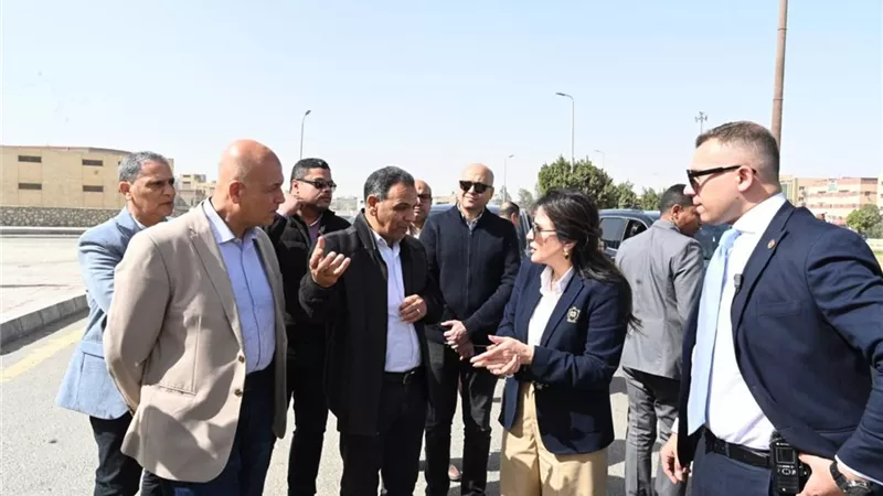 وزيرة الإسكان تتفقد مشروع المحطة الوسيطة للمخلفات بالمنطقة الصناعية الأولى بمدينة العبور