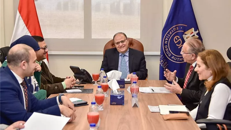 رئيس هيئة الدواء يبحث مع«إيبيكو» توطين الصناعات الدوائية المتطورة وتعزيز التصنيع المحلي