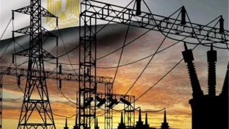 خطة عاجلة لتوسيع قدرات الشبكة الكهربائية.. إضافة 3 آلاف ميجا وات شمسية قبل الصيف