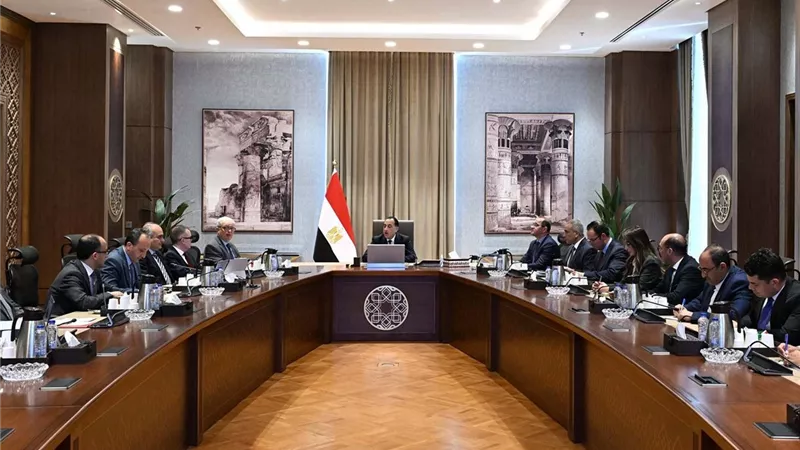 مدبولي يستعرض التقديرات الأولية لمشروع موازنة العام المالي 2026-2027