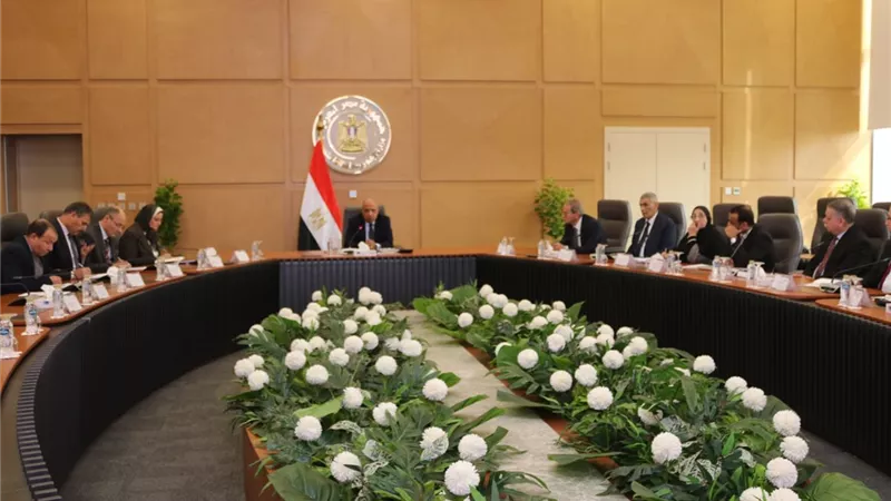 وزير الكهرباء يتابع خطط التشغيل الجديدة استعدادًا للصيف ويشدد على خفض استهلاك الوقود