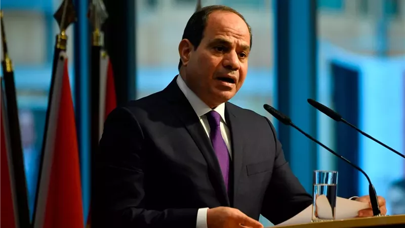 الرئيس السيسي يوجه بمحاسبة من يغالي في الأسعار مع الالتزام بنسب التخفيضات وجودة المنتجات