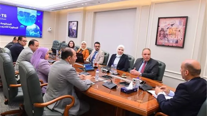 وزير العمل يشهد عرض من شركة 
