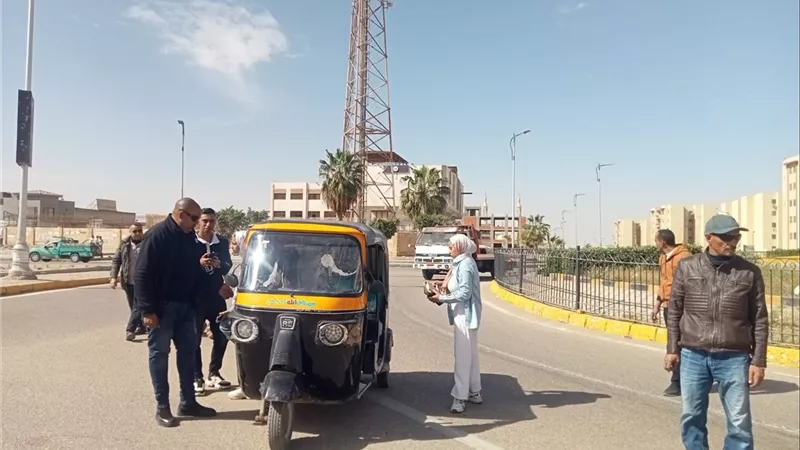 لفرض الانضباط داخل المدينة.. ضبط 21 توكتوك خلال حملة بمدينة بدر