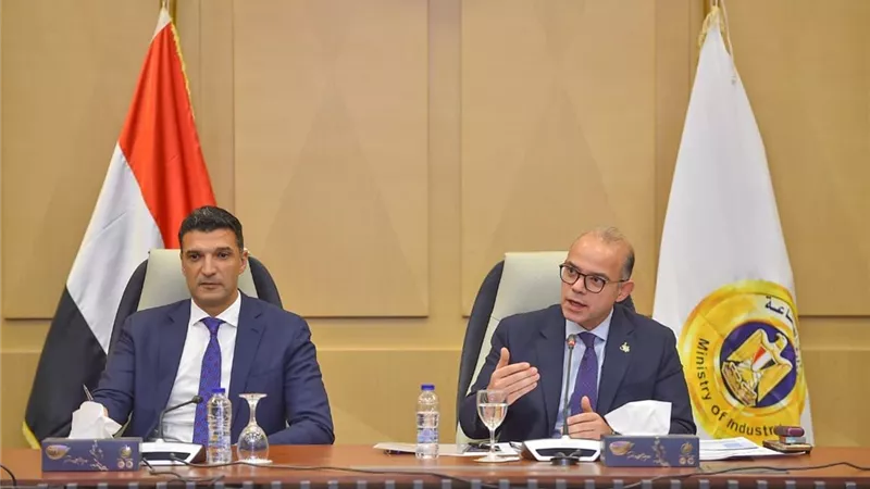 وزيرا الاستثمار والصناعة يضعان خارطة طريق لتعميق التصنيع ومضاعفة الصادرات المصرية