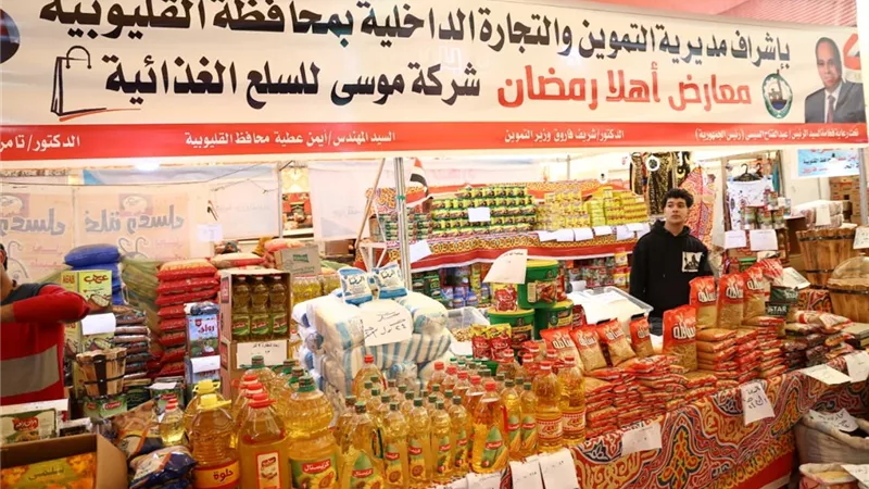 الحكومة تتوسع في منافذ السلع ومعارض 