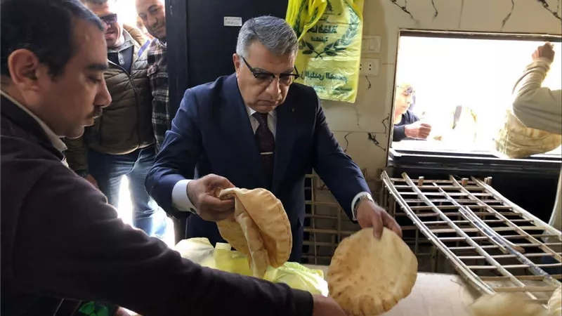 محافظ الدقهلية يخصص 40 رغيفاً لكل بطاقة تموين بمعارض أهلاً رمضان