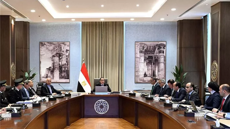 رئيس الوزراء يتابع موقف تطوير وتوسعة ورفع كفاءة الطريق الدائري وكوبري 6 أكتوبر