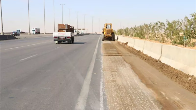 أجهزة المدن الجديدة تواصل أعمال تطوير ورفع كفاءة الطرق والمحاور