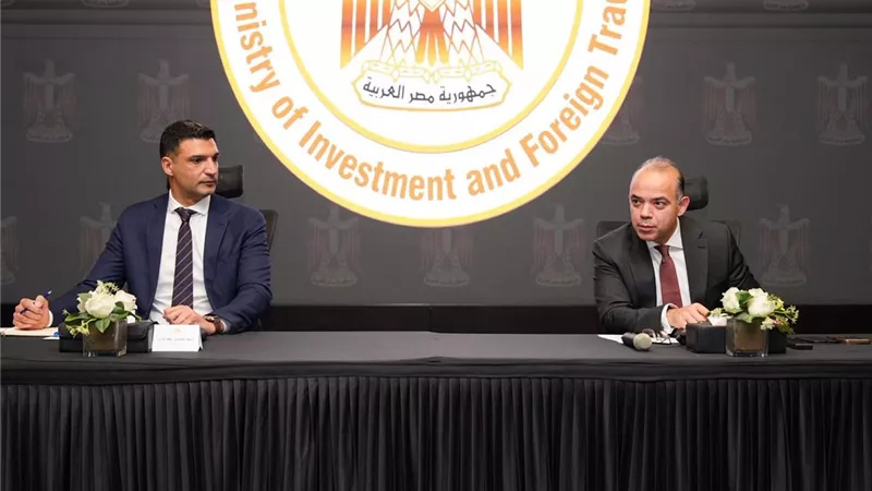 وزيرا الصناعة والاستثمار يبحثان مسارات تمويل مبتكرة لدعم القطاع الصناعي وتعزيز التصدير