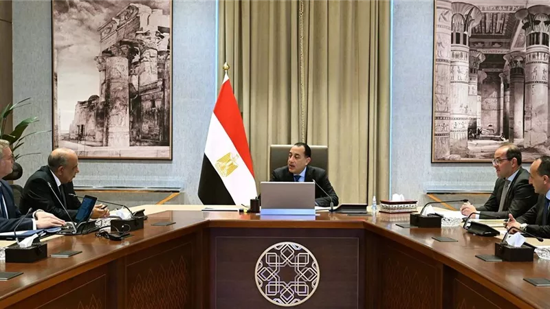 رئيس الوزراء يتابع موقف استعدادات قطاع الطاقة خلال الفترة المقبلة وسط التصعيد العسكري بالمنطقة