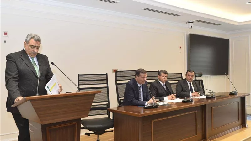 وزير الزراعة يستعرض الحساب الختامي للوزارة وهيئة التعمير أمام 