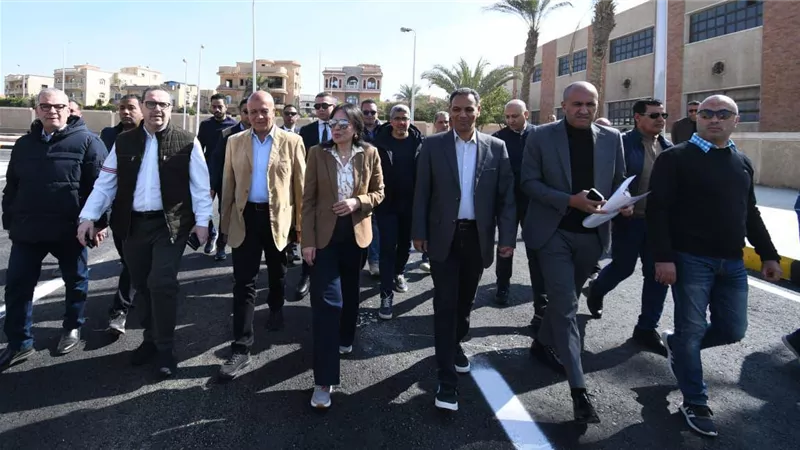 وزيرة الإسكان تتفقد محطة المياه الرئيسية وتتابع تطوير وصيانة الطرق بالمدينة