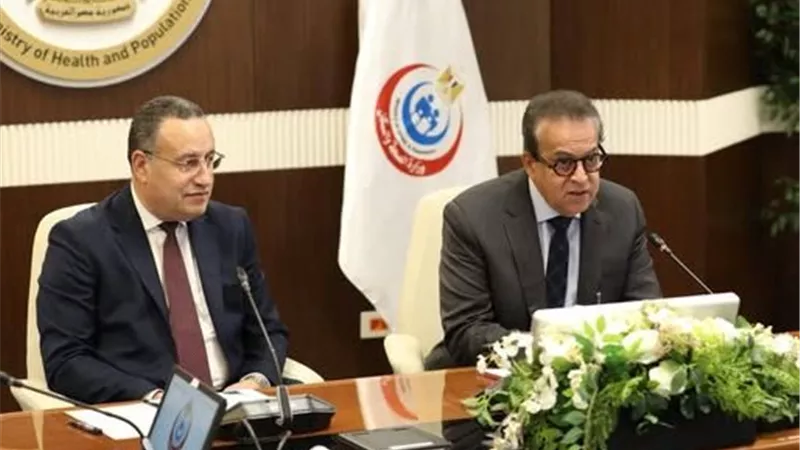وزيرا الصحة والتعليم العالي يبحثان إدراج المستشفيات الجامعية في منظومة التأمين الصحي الشامل لتعزيز كفائته