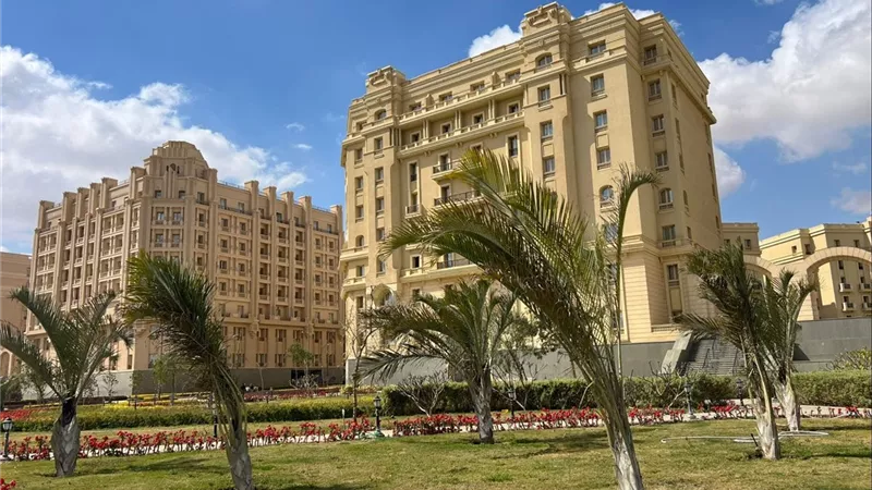 تسليم أول وحدة سكنية لعميل بجاردن سيتى الجديدة R5 بالعاصمة الجديدة