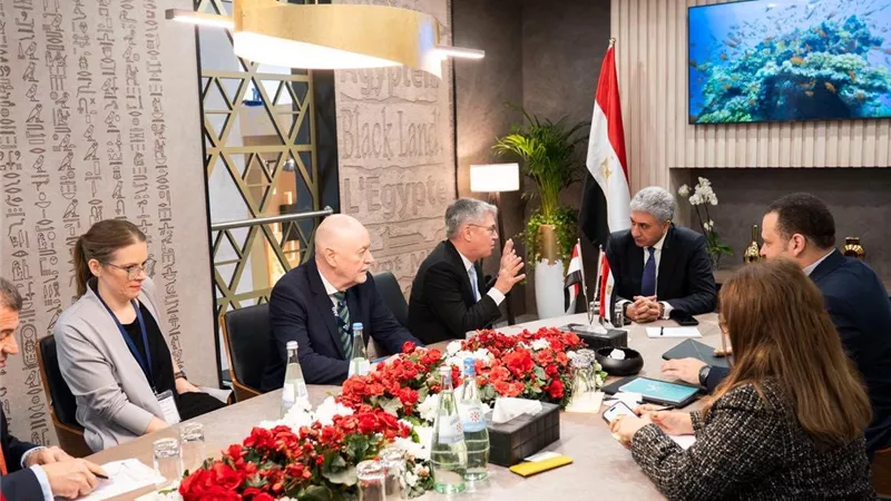 وزير السياحة يروج للساحل الشمالي ببرلين واتفاقات كبرى مع10 منظم رحلات عالميين