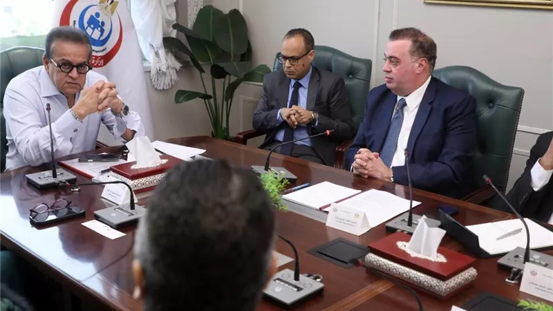 وزير الصحة يدعم مشروع طلاب حلوان التكنولوجية لخدمة المرضى بالذكاء الاصطناعي 