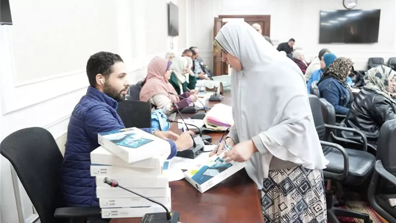 وزارة العمل تواصل رقمنة منظومة التفتيش..وتسليم أجهزة 