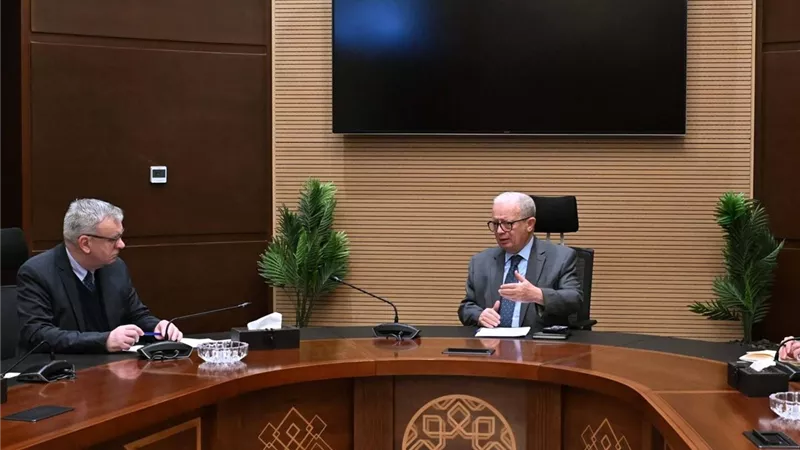 نائب رئيس الوزراء يبحث مع سفيري ألمانيا والهند سبل تعزيز التعاون الاقتصادي المشترك