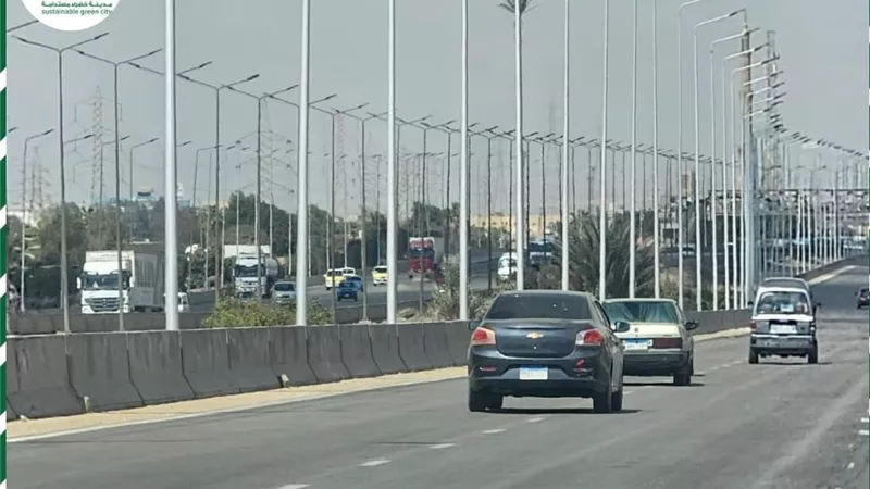 جهاز مدينة 6 أكتوبر يواصل أعمال صيانة وتطوير شبكات الإنارة بالطرق الرئيسية والفرعية