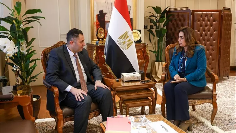 وزيرة التنمية المحلية تبحث مع محافظ دمياط ملفات الخدمات ومشروعات الخطة الاستثمارية
