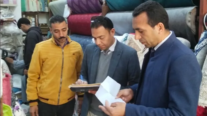  جهاز حماية المستهلك يضبط 10 مخالفات ويُحيل المتلاعبين بالأسعار للنيابة بالمنيا